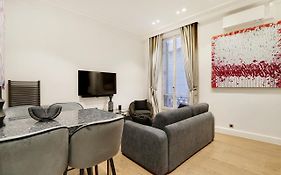 Pick A Flat'S Apartment In Triangle D'Or - Pierre 1Er De Serbie